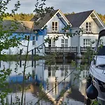 Sunday Marina Wolfsbruch - Familienapartments ラインスベルク