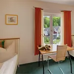 Sunday Marina Wolfsbruch - Familienapartments ラインスベルク