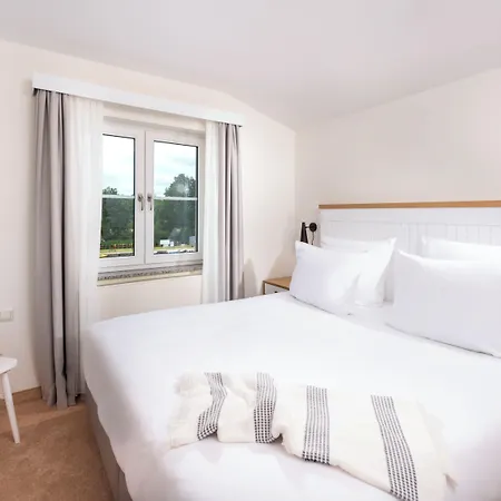 Sunday Marina Wolfsbruch - Familienapartments Rheinsberg