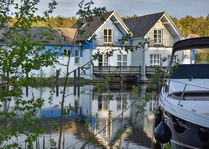 Sunday Marina Wolfsbruch - Familienapartments Rheinsberg